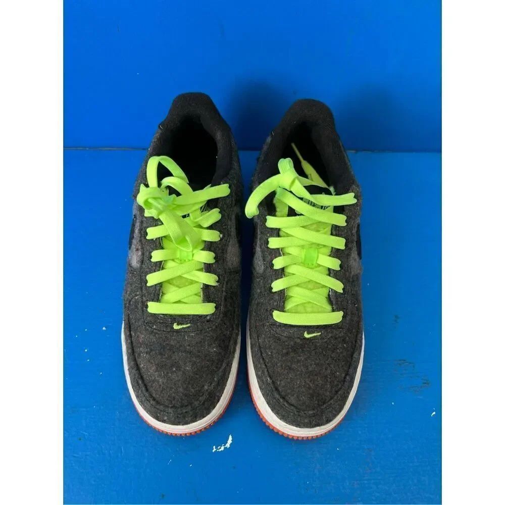 Nike Air Force 1 LV8 GS Black Ghost Green DZ5287-001 Size 6.5Y(USED, Good)